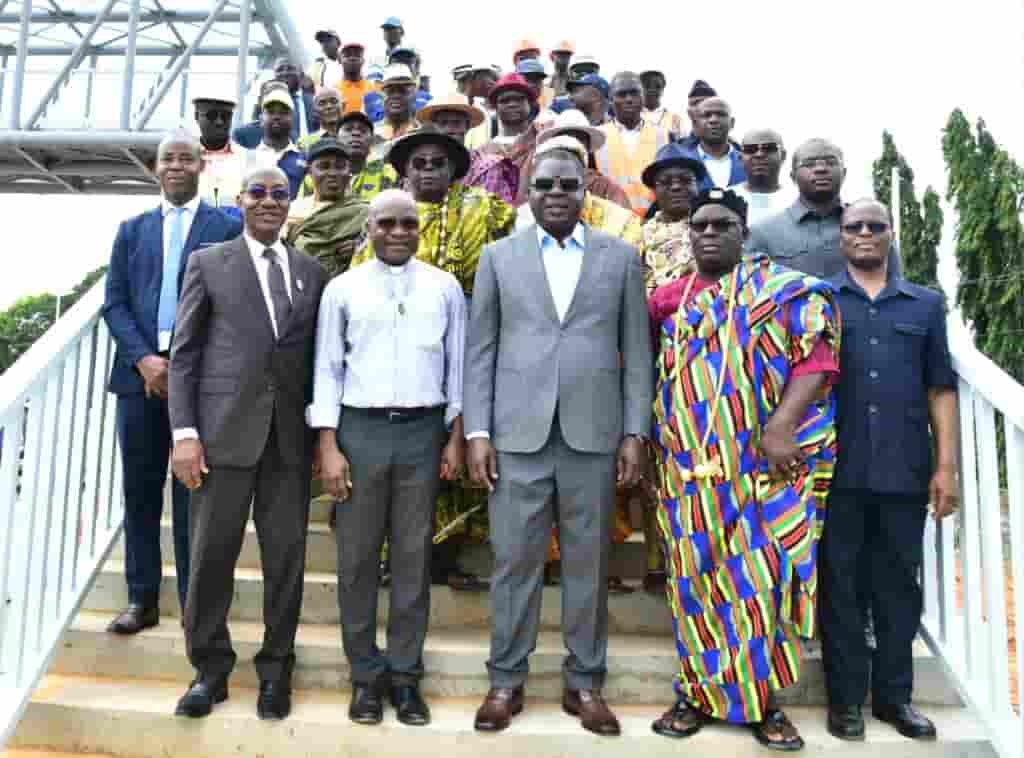 Côte d'Ivoire: l'Etat offre une passerelle à Adiapodoumé pour sécuriser la vie des habitants Côte d'Ivoire: l'Etat offre une passerelle à Adiapodoumé pour sécuriser la vie des habitants