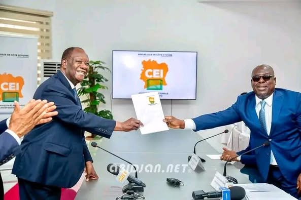 Côte d’Ivoire : Ouattara dépose sa candidature  entre ferveur populaire et appel à la paix