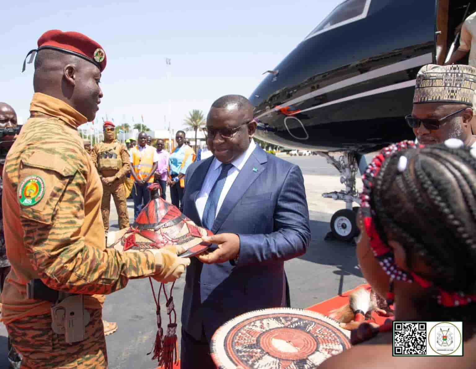 Burkina Faso : Julius Maada Bio bâtit des ponts au cœur du Sahel
