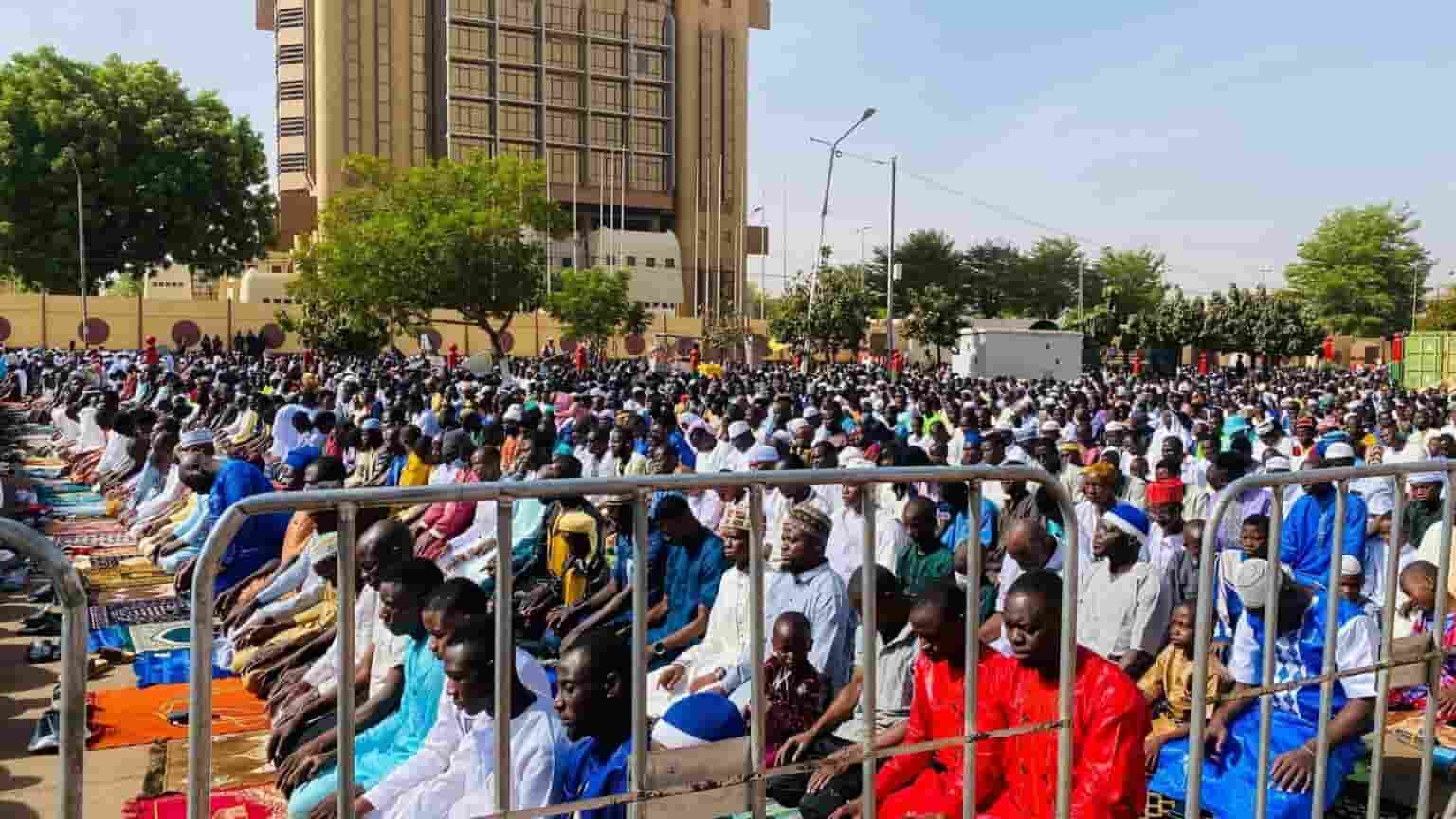 L’Aïd el-Fitr : des milliers de musulmans ont prié en faveur de la sécurité au Burkina Faso