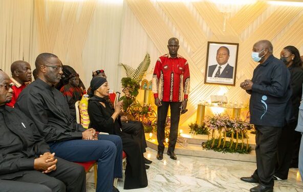 Obsèques d’Henri Konan Bédié : Laurent Gbagbo présent au domicile du défunt Président