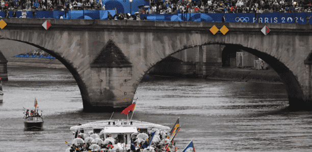 Jeux olympiques de paris 2024: l’évènement lancé sous une pluie battante