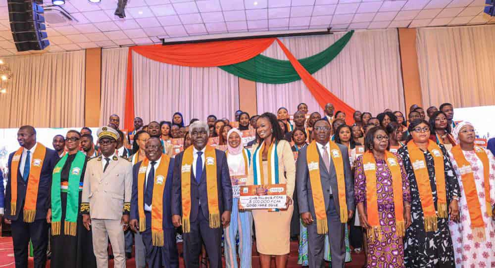 Prix Alassane Ouattara 2025 : 60 jeunes entrepreneurs reçoivent 300 millions FCFA